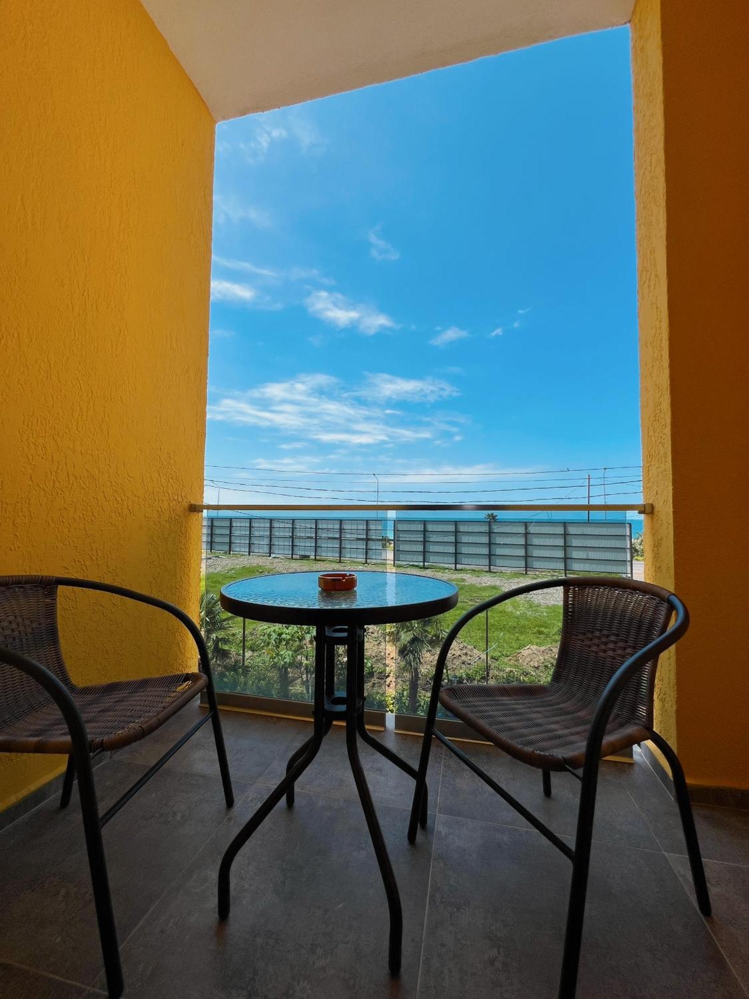 Casa Del Mar Hotel Kvariati Exterior photo